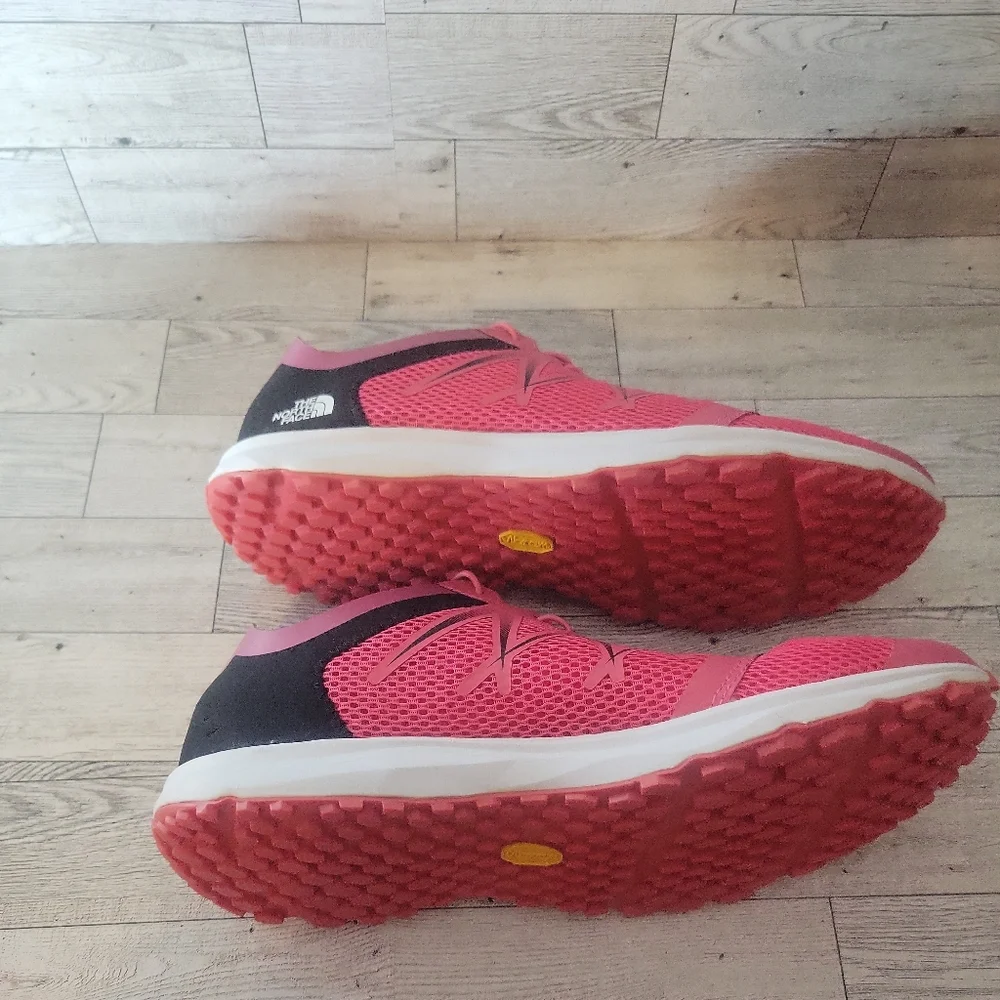 The North Face Womens Light‎ Wave Shoes Size 10.5 Vibram Sole Lace Up Sneakers